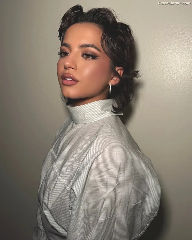 Isabela Merced photo 22 of 1797