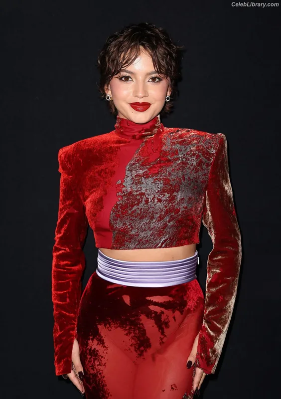 Isabela Merced photo 12 of 1797