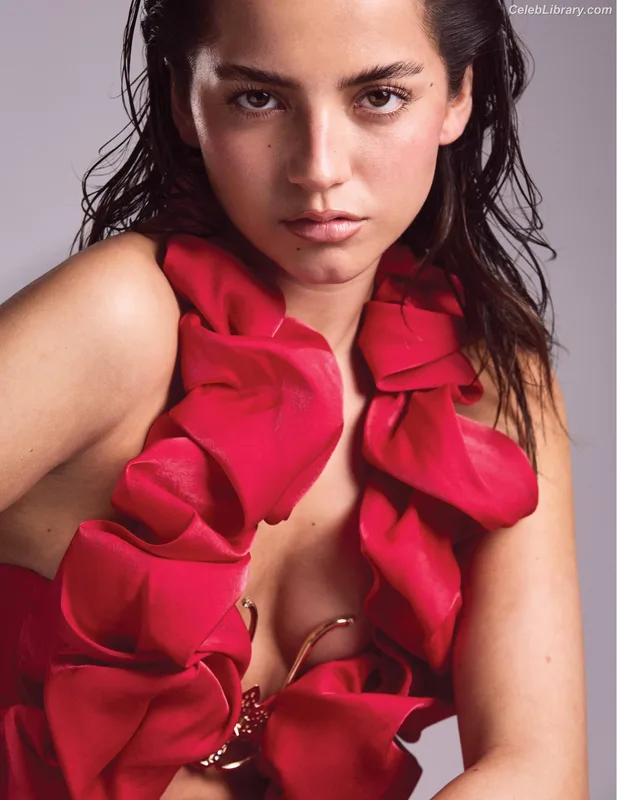 Isabela Merced photo 20 of 1797