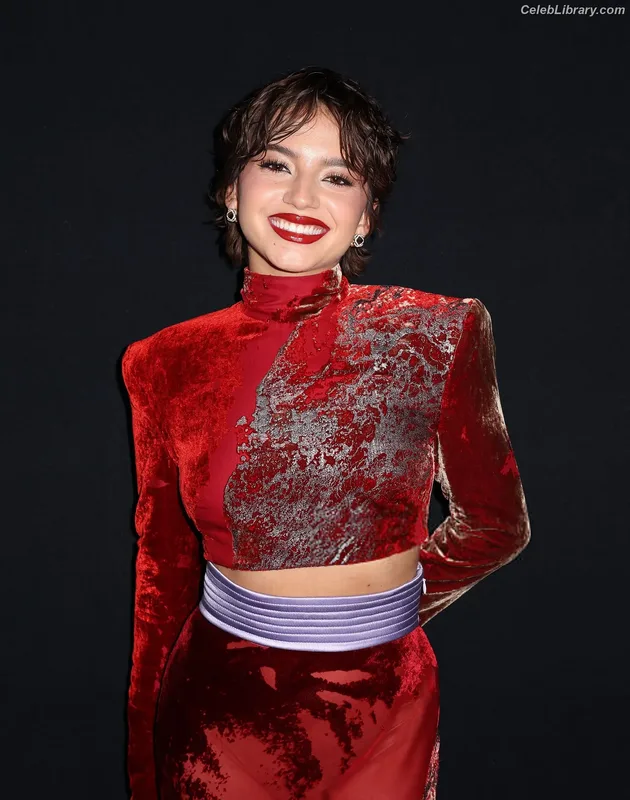 Isabela Merced photo 17 of 1797