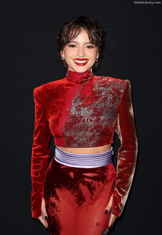 Isabela Merced photo 18 of 1797
