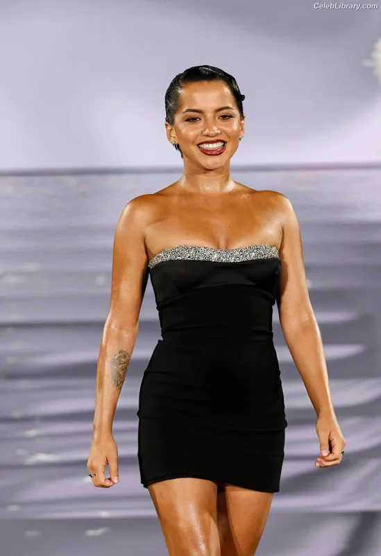 Isabela Merced photo 13 of 1797