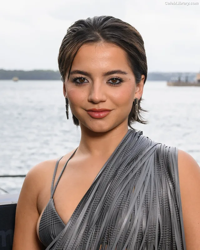 Isabela Merced photo 18 of 1797