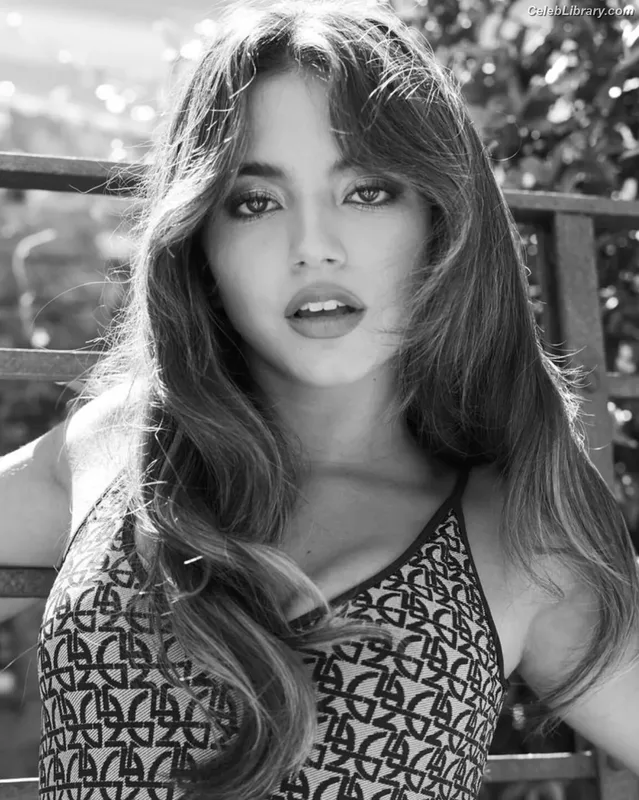 Isabela Merced photo 9 of 1797