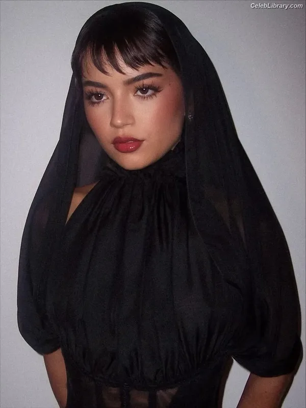 Isabela Merced photo 15 of 1797