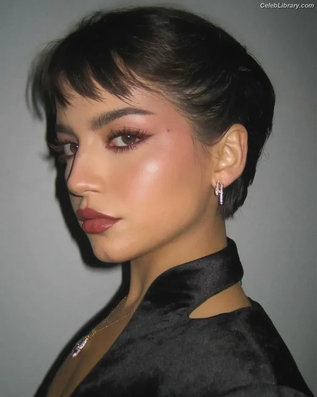 Isabela Merced photo 14 of 1797