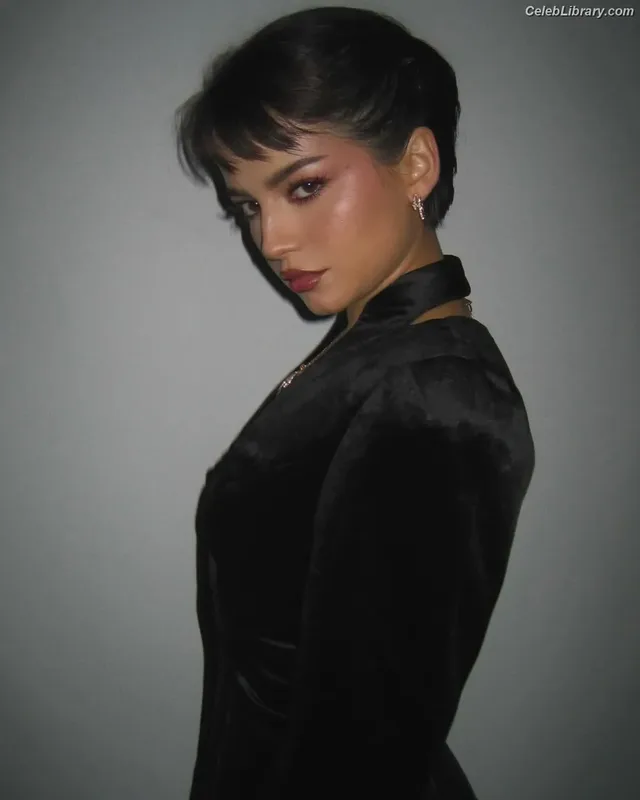 Isabela Merced photo 17 of 1797