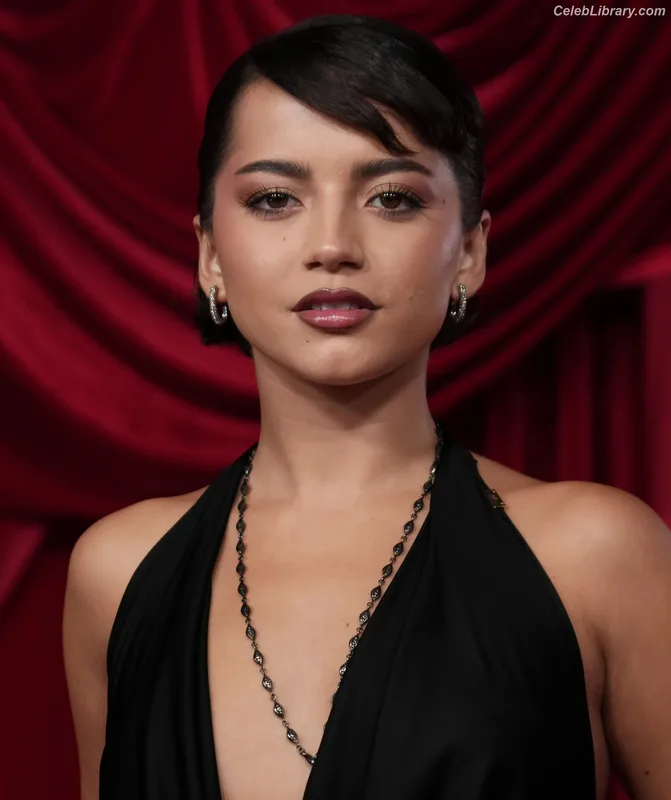 Isabela Merced photo 16 of 1797