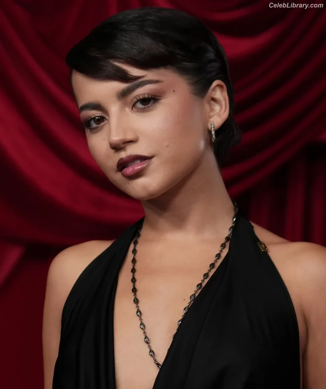 Isabela Merced photo 17 of 1797