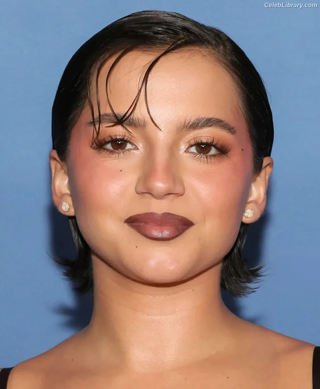 Isabela Merced photo 20 of 1797