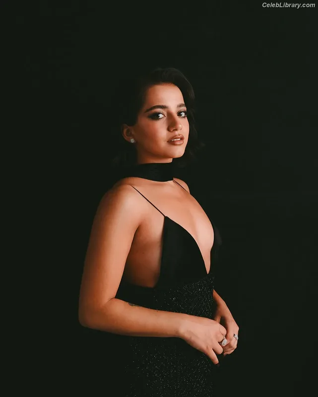 Isabela Merced photo 14 of 1797