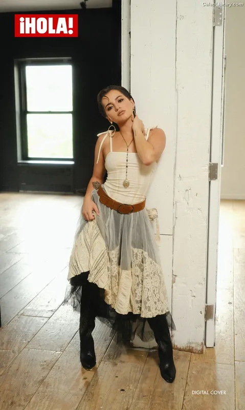 Isabela Merced photo 1 of 1797