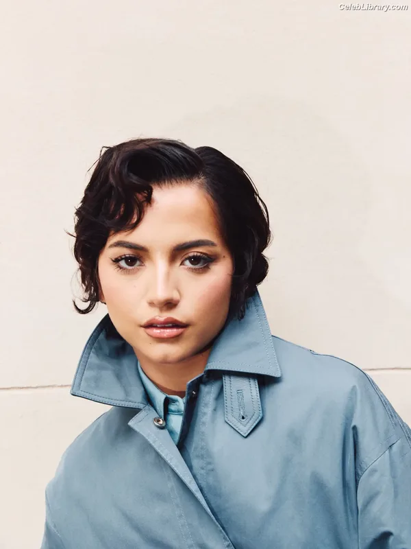 Isabela Merced photo 8 of 1797