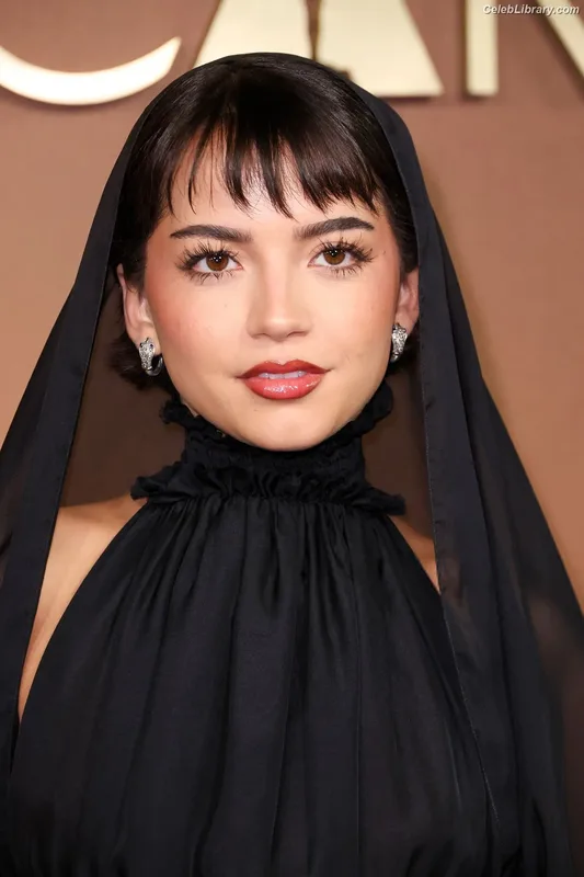 Isabela Merced photo 20 of 1797
