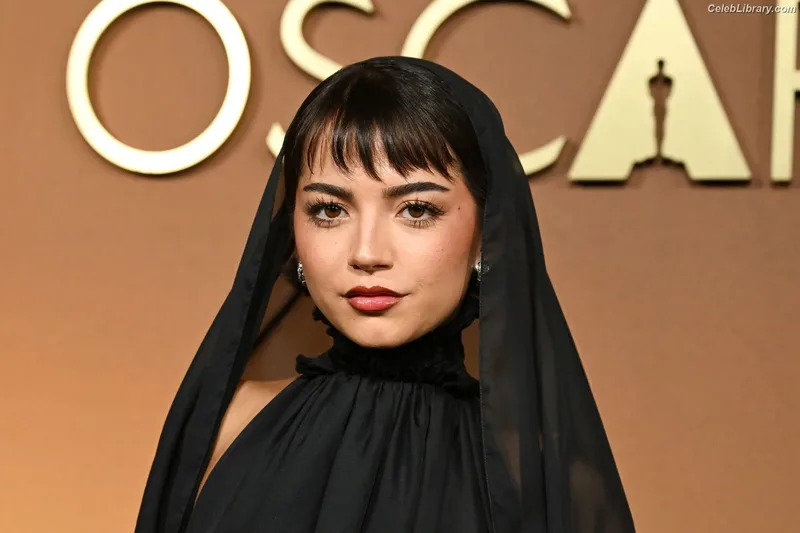 Isabela Merced photo 7 of 1797