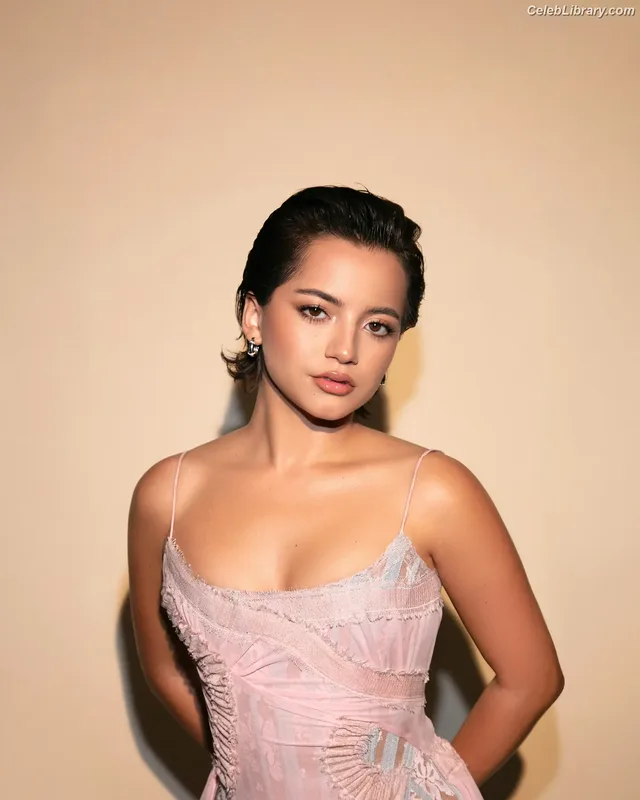 Isabela Merced photo 5 of 1797