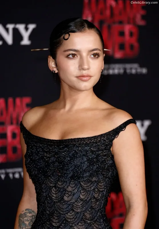 Isabela Merced photo 20 of 1797