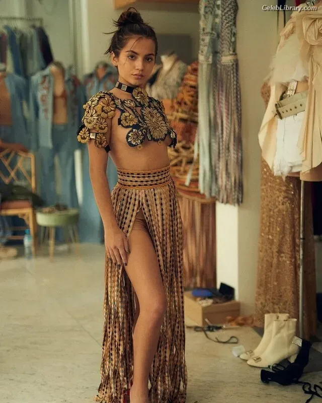 Isabela Merced photo 22 of 1797