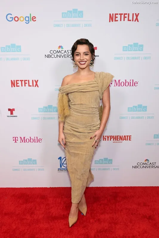 Isabela Merced photo 15 of 1797