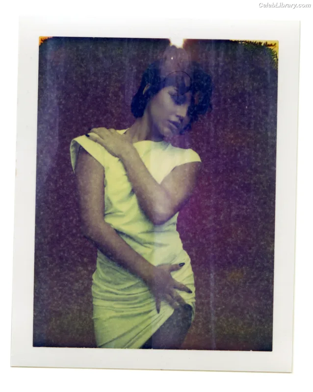 Isabela Merced photo 4 of 1797