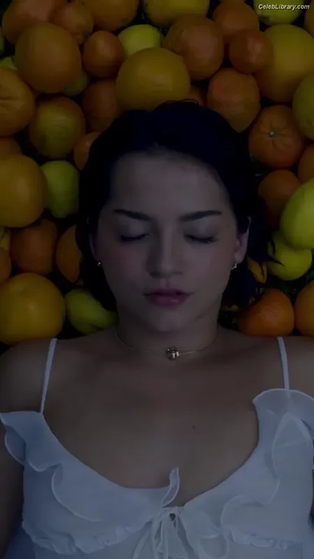 Isabela Merced photo 10 of 1797