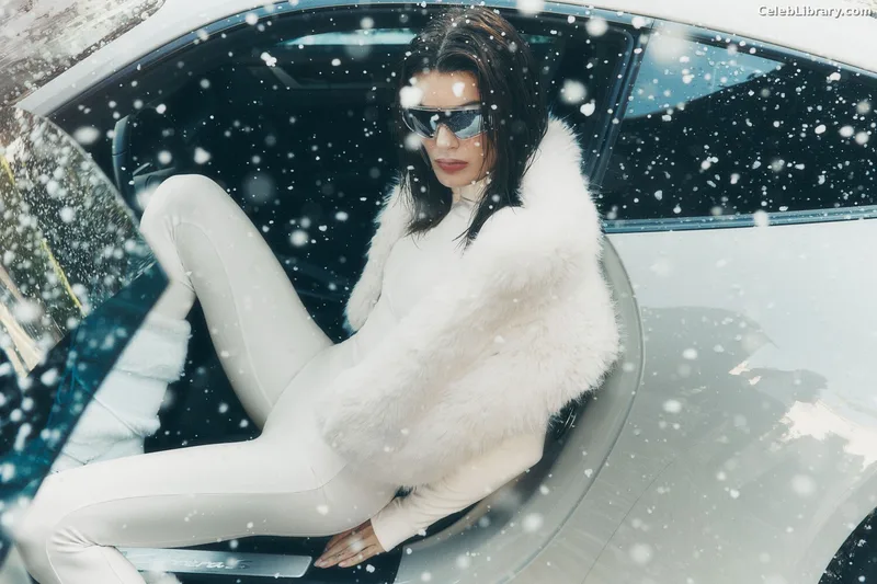 Isabeli Fontana photo 4 of 166