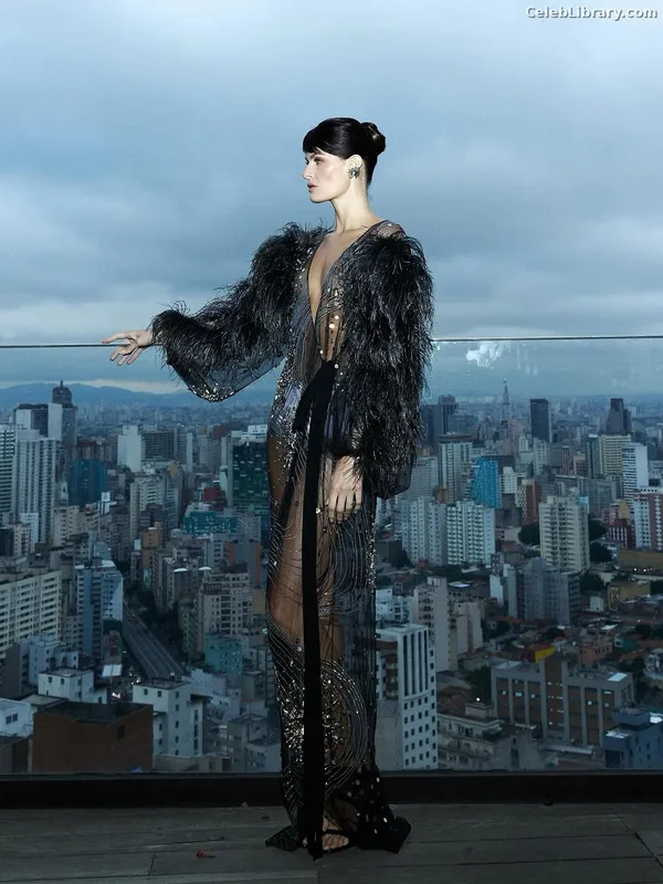 Isabeli Fontana photo 11 of 166