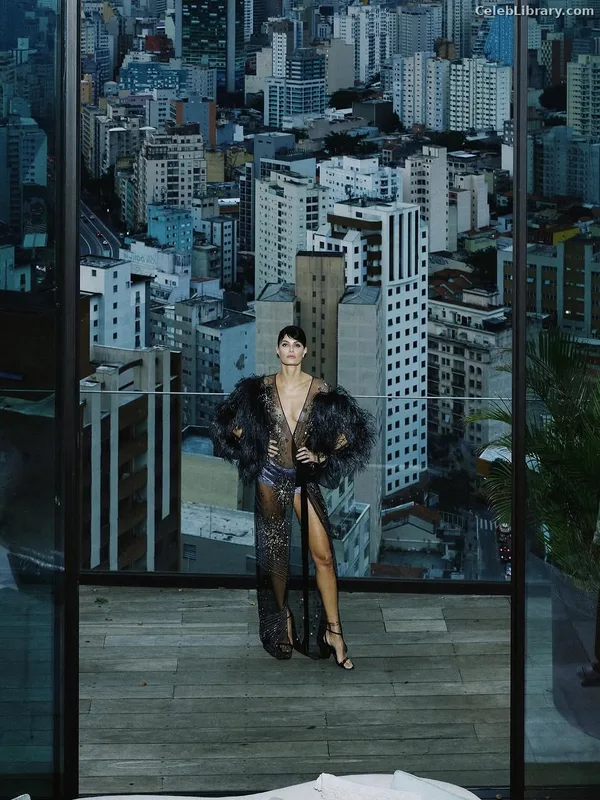 Isabeli Fontana photo 12 of 166