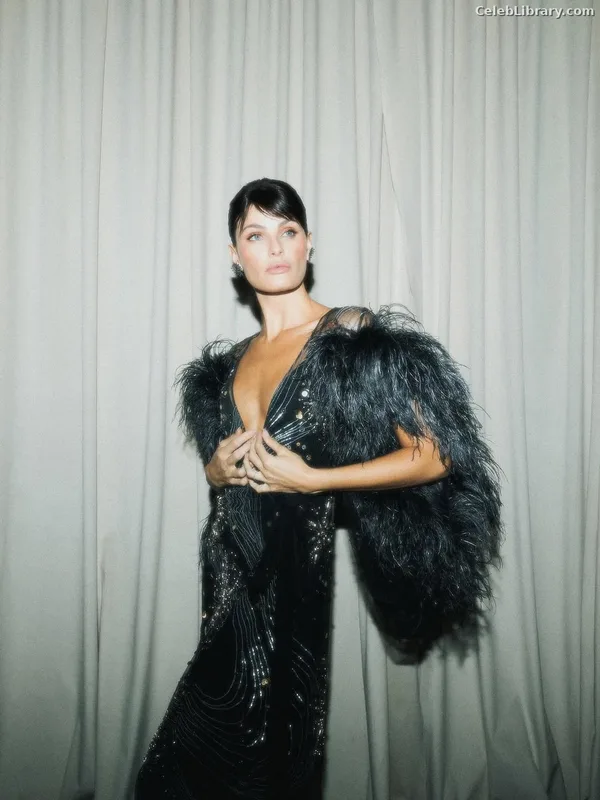 Isabeli Fontana photo 14 of 166
