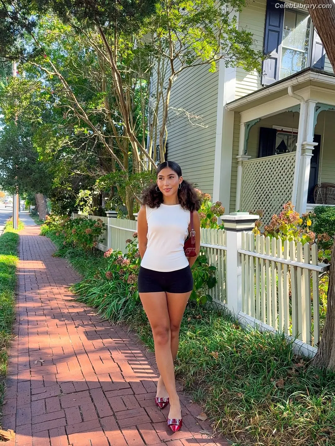 Isabella Ferreira photo 13 of 112