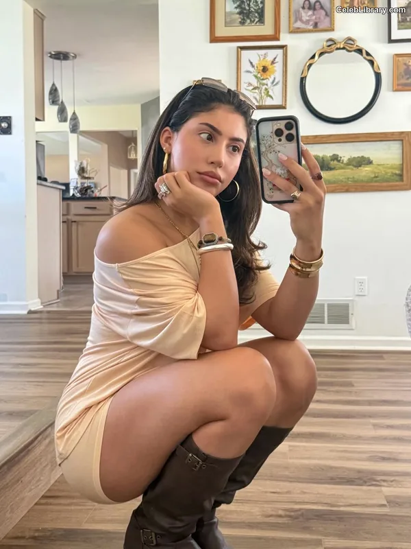 Isabella Ferreira photo 18 of 113