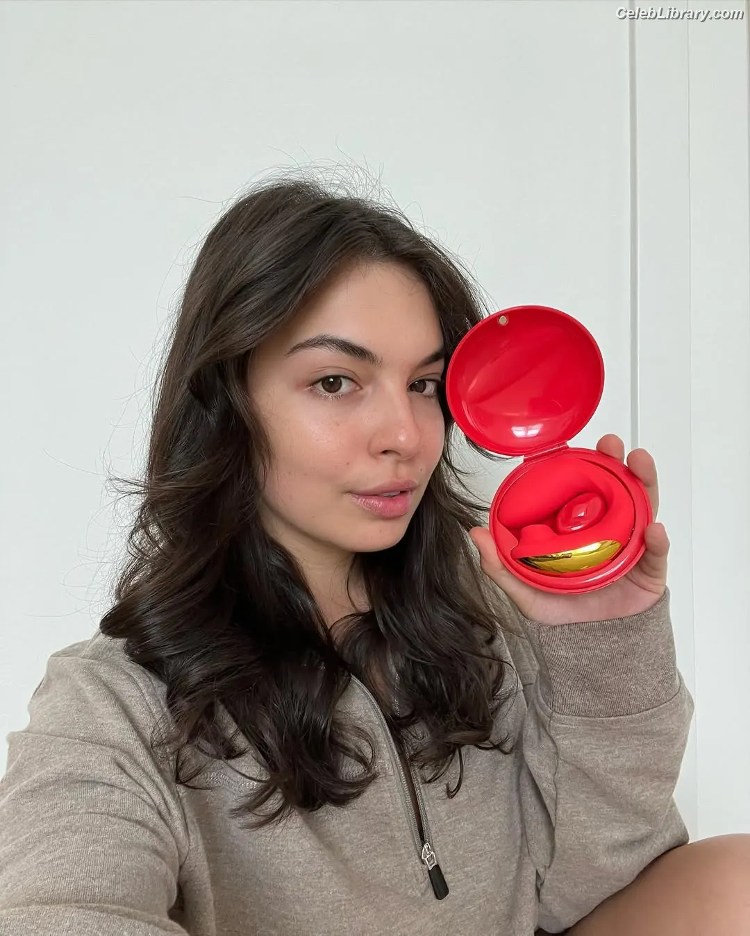 Isabella Gomez photo 11 of 479