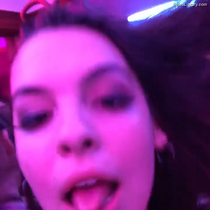 Isabella Gomez photo 9 of 479
