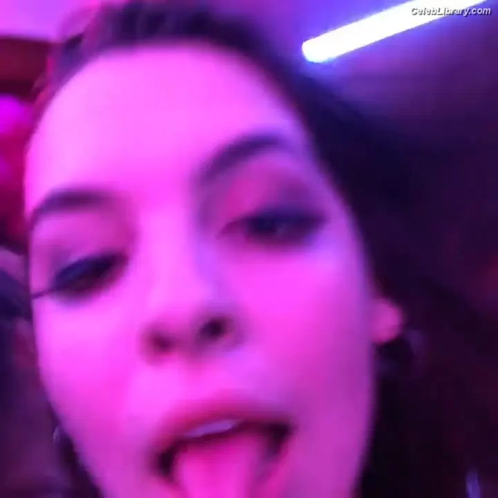 Isabella Gomez photo 10 of 479