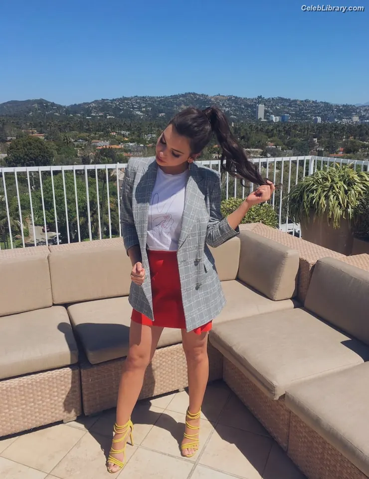 Isabella Gomez photo 4 of 479