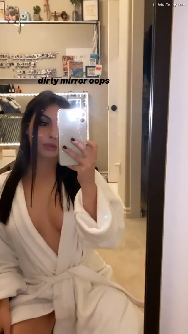 Isabella Gomez photo 20 of 479