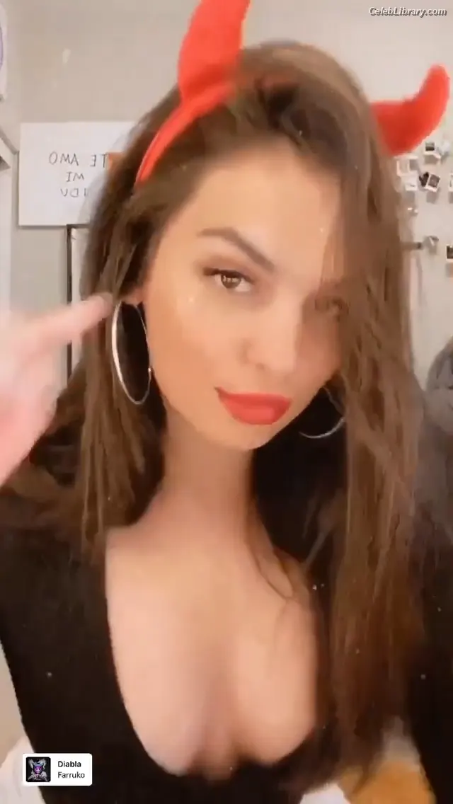 Isabella Gomez photo 17 of 479