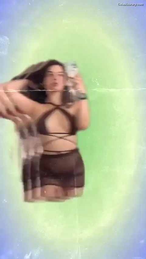 Isabella Gomez photo 12 of 479
