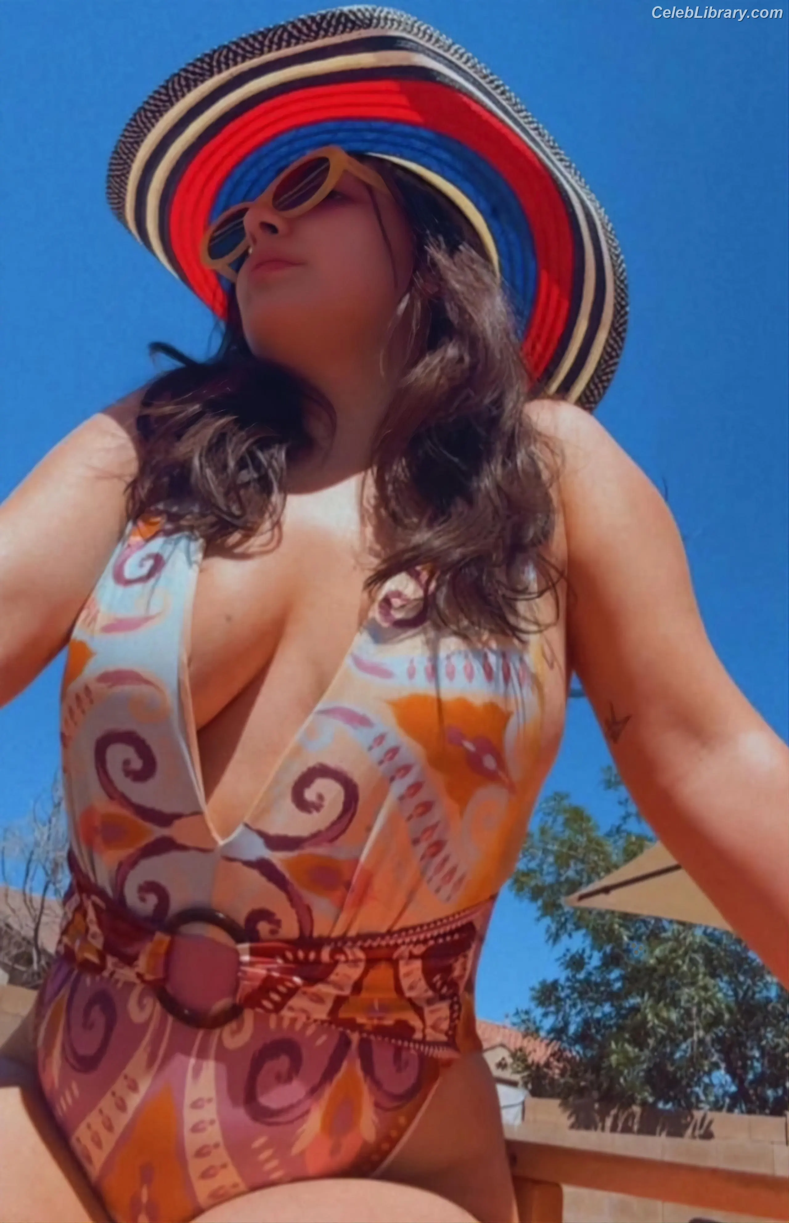Isabella Gomez photo 10 of 479
