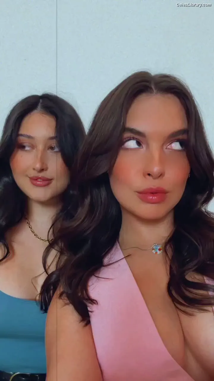 Isabella Gomez photo 12 of 479