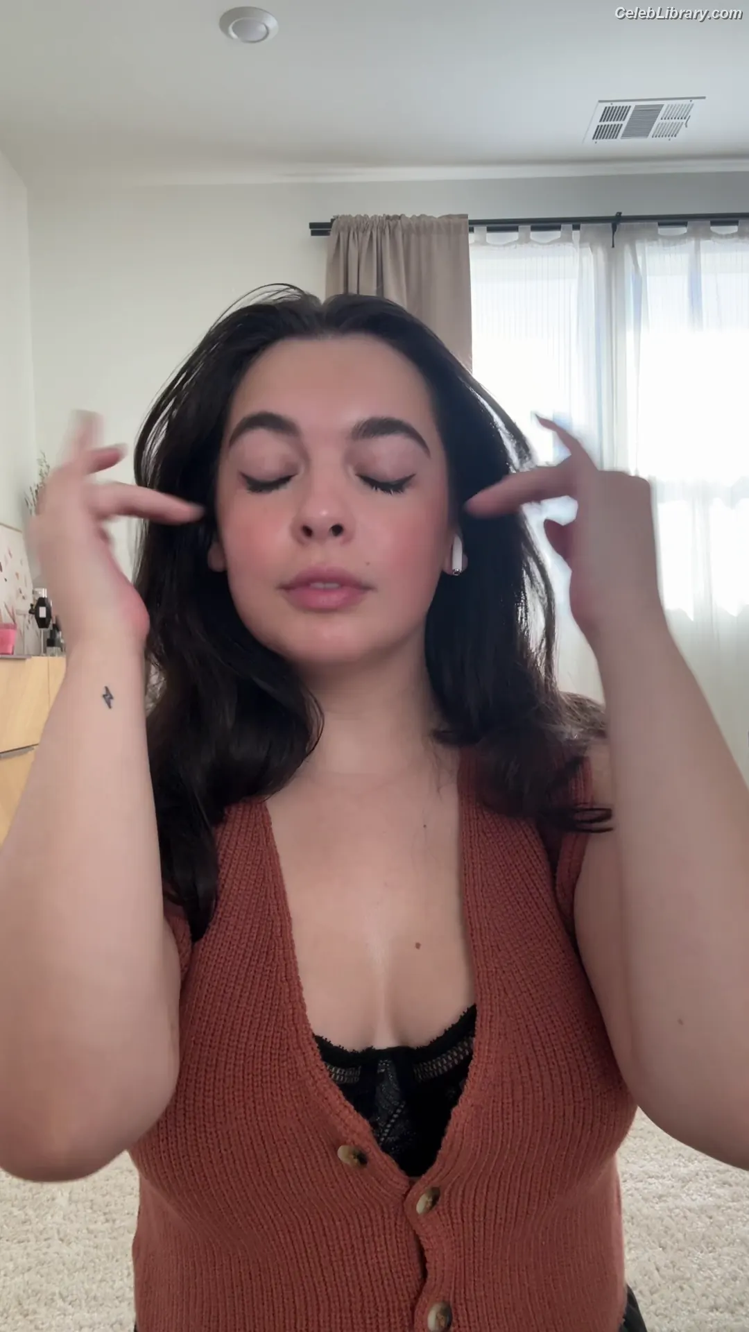 Isabella Gomez photo 11 of 479