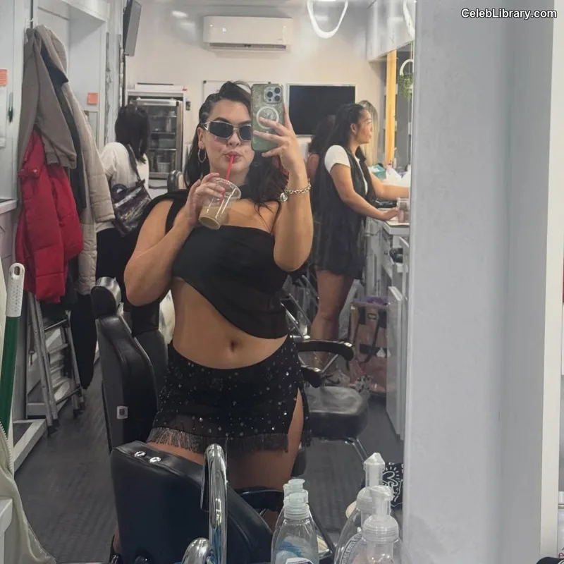 Isabella Gomez photo 5 of 479