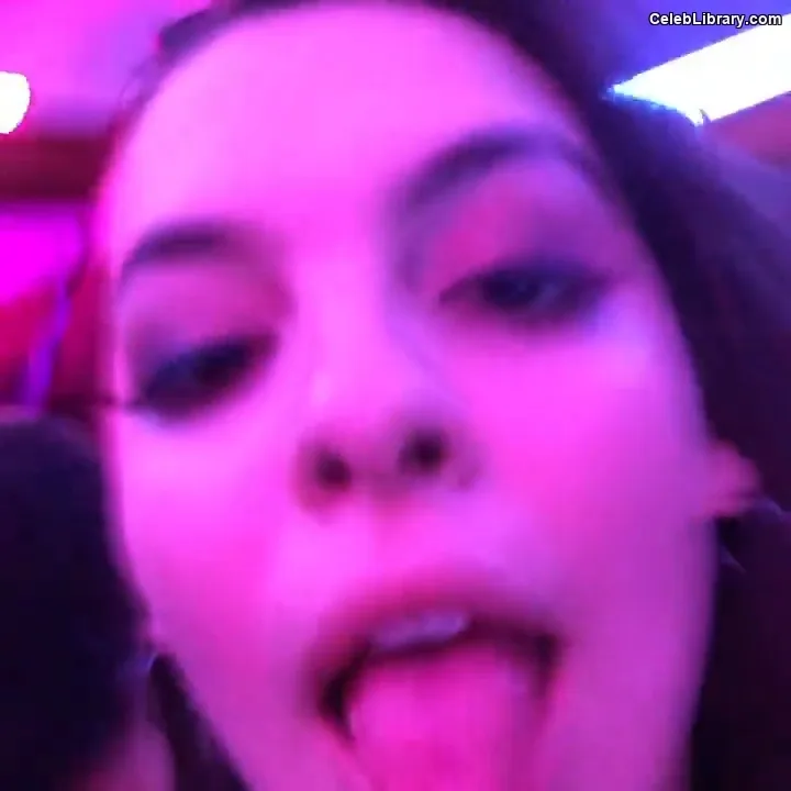 Isabella Gomez photo 12 of 479