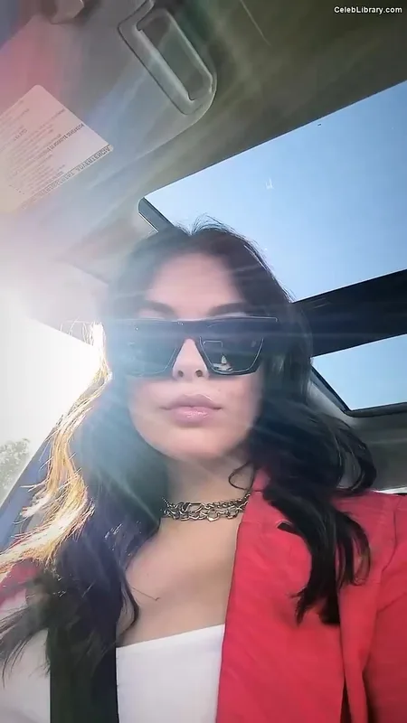 Isabella Gomez photo 2 of 479