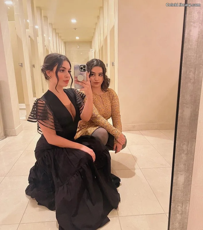 Isabella Gomez photo 11 of 479