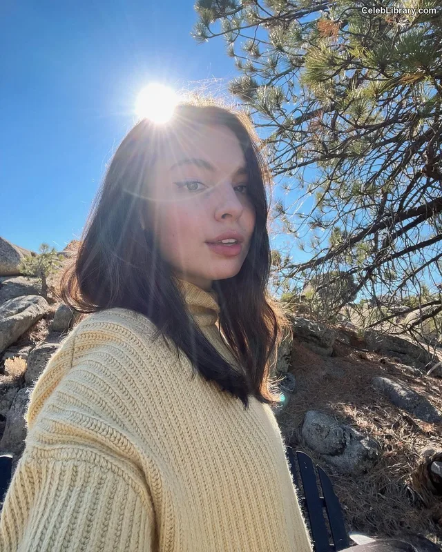 Isabella Gomez photo 16 of 479