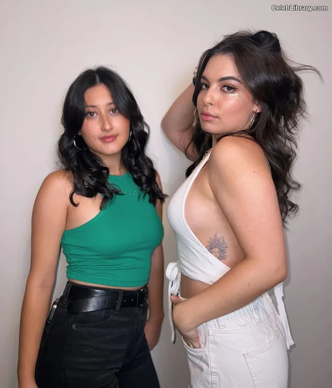 Isabella Gomez photo 17 of 479