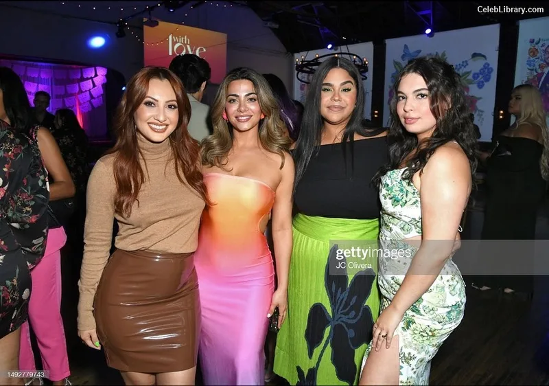 Isabella Gomez photo 17 of 479