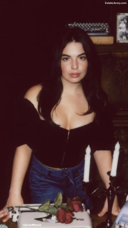 Isabella Gomez photo 2 of 479