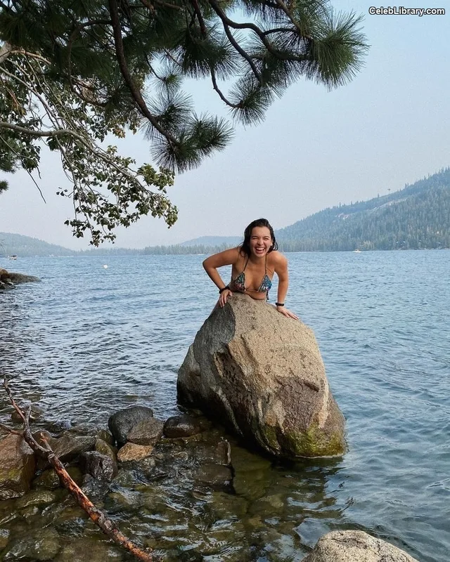 Isabella Gomez photo 4 of 479